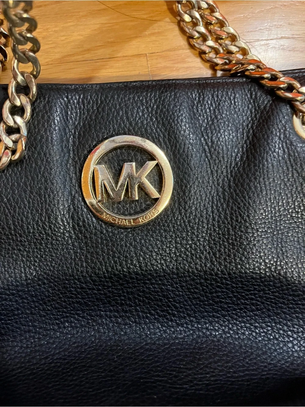 Michael Kors dimension 16*9